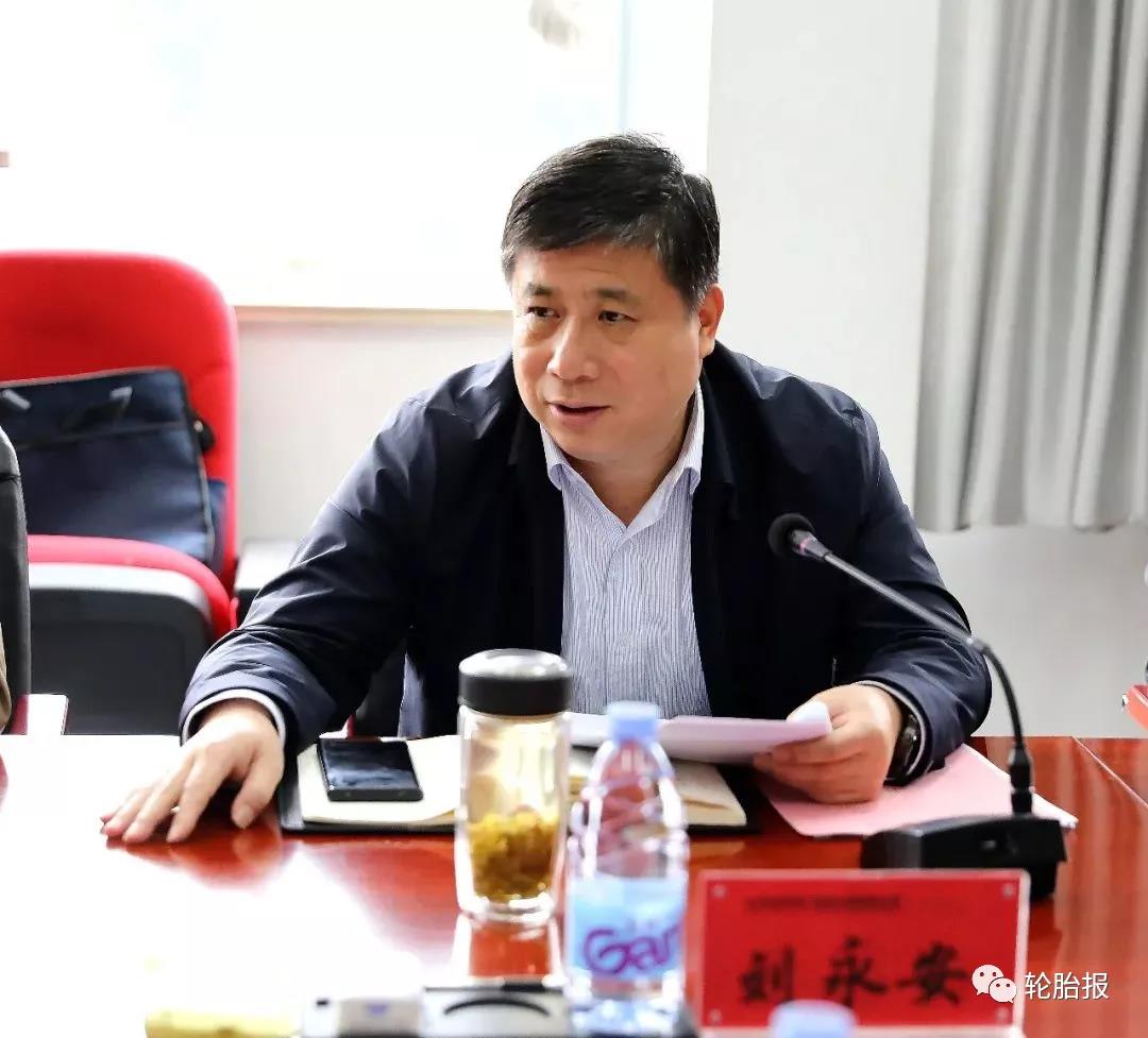 　棗礦集團(tuán)黨委委員、副總經(jīng)理劉永安出席并主持座談會