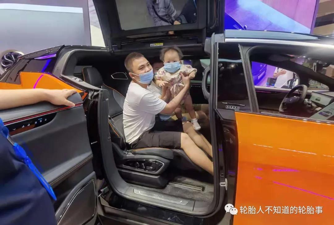 終端市場:暫未將成本“轉(zhuǎn)嫁”給消費者 終端市場:暫未將成本“轉(zhuǎn)嫁”給消費者