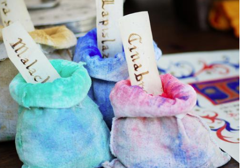 光固化涂料在塑料、真空鍍膜、金屬、皮革等領(lǐng)域中發(fā)揮優(yōu)勢！